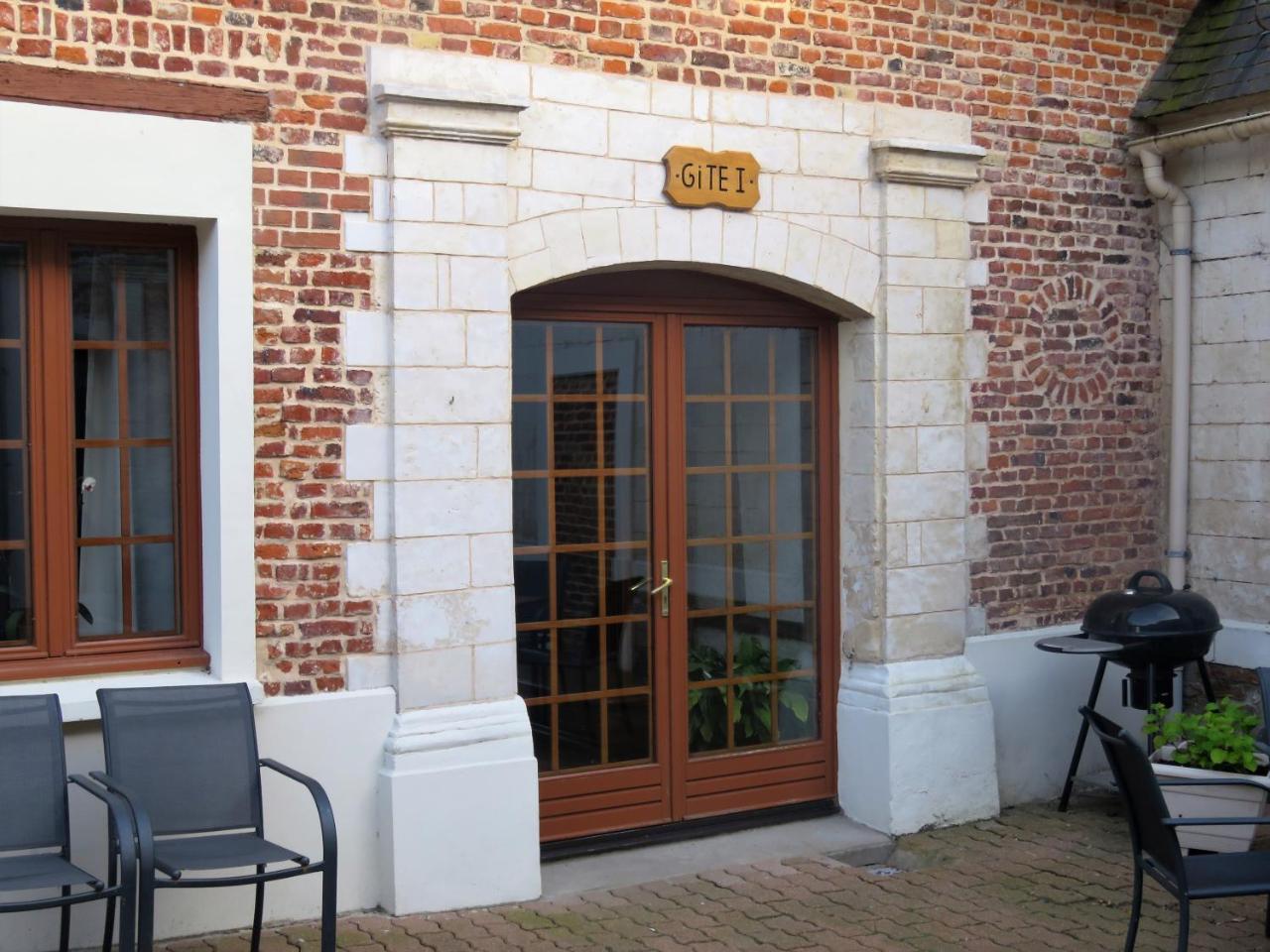 Auberge A La Ferme Surques Екстер'єр фото